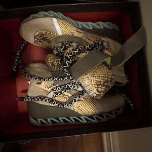 BERNARD WILHELMINA CAMPERS